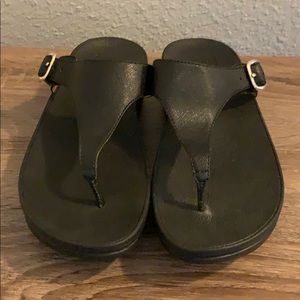 GUC Black Fitflop Sandals
